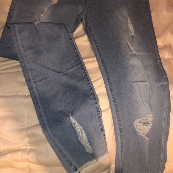 NWOT Ripped Jeans - Picture 1 of 4